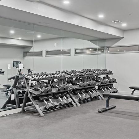 شقة Skyline View, Pool, Gym, Balcony'S, Walk To Bway! ناشفيل المظهر الخارجي الصورة