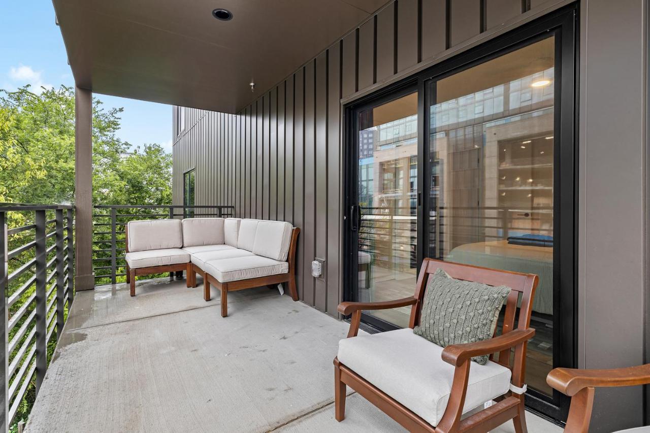شقة Skyline View, Pool, Gym, Balcony'S, Walk To Bway! ناشفيل المظهر الخارجي الصورة